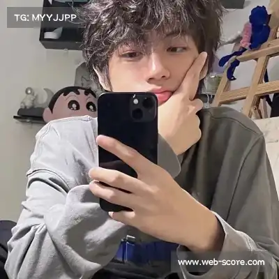 骆铖柳